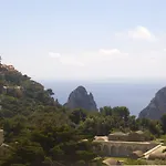 Carthusia Lägenhet Capri