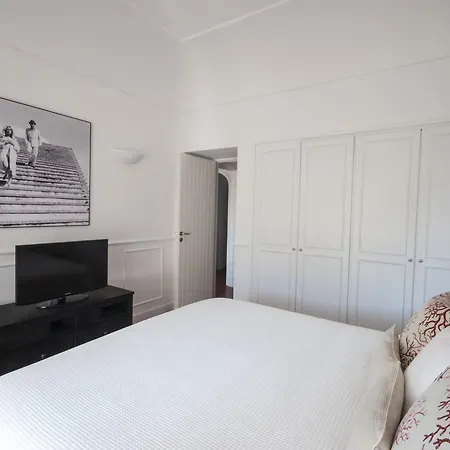 Carthusia Apartment *