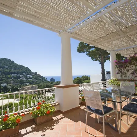 Apartment Carthusia Capri
