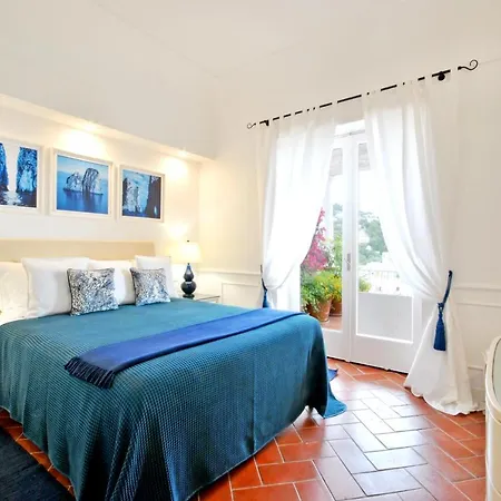 Carthusia Διαμέρισμα *