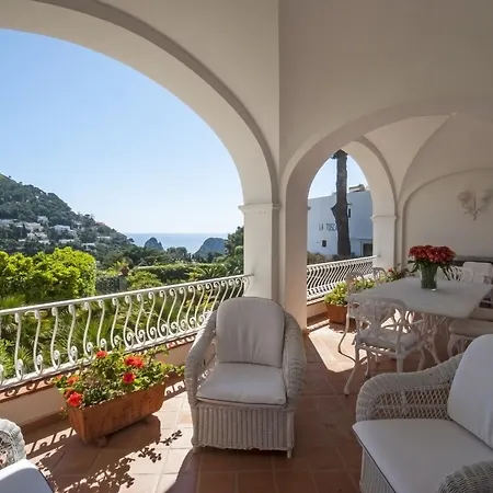 Carthusia Διαμέρισμα *