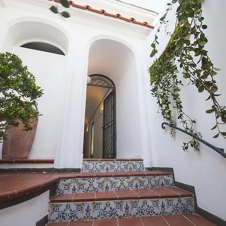 Carthusia Κάπρι